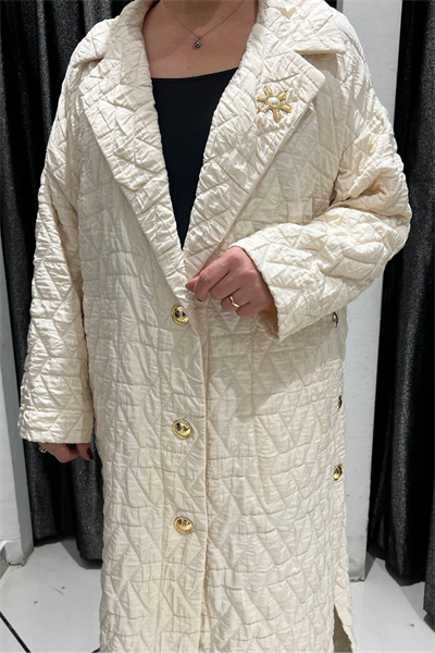 Selma Büyük Beden Kapitone Altın Düğmeli Broş Detaylı Pardesü