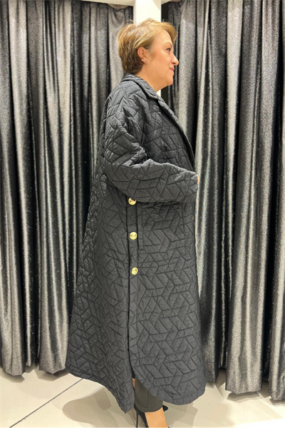 Selma Büyük Beden Kapitone Altın Düğmeli Broş Detaylı Pardesü