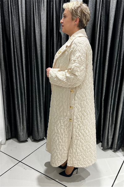 Selma Büyük Beden Kapitone Altın Düğmeli Broş Detaylı Pardesü