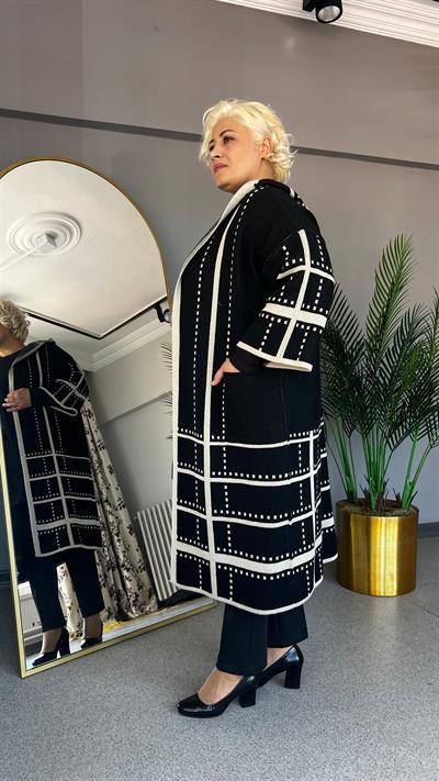 Selma Büyük Beden Kare Desenli Hırka