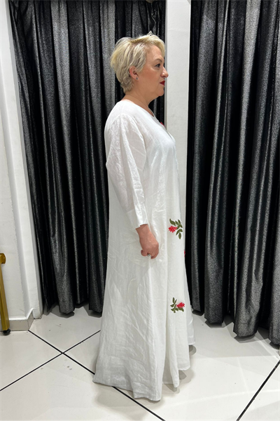Selma Büyük Beden Kolsuz İç Elbiseli Çiçek İşlemeli Elbise