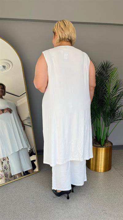 Selma Büyük Beden Kolsuz Rahat Kesim Astarsız İçlik Elbise