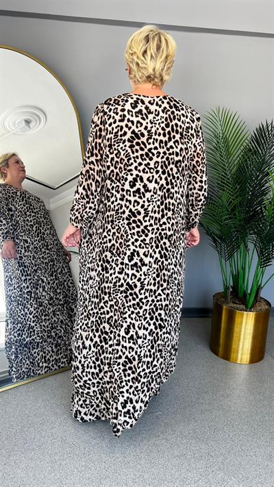 Selma Büyük Beden Leopar Desenli V Yaka Elbise