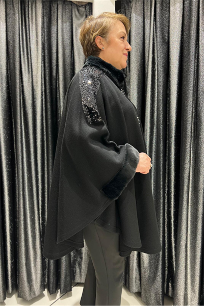 Selma Büyük Beden Omuz Payetli Kürk Yaka Panço