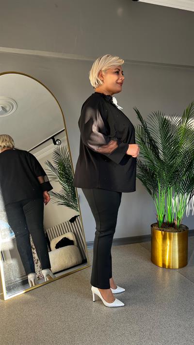 Selma Büyük Beden Papatya Aksesuar Bluz