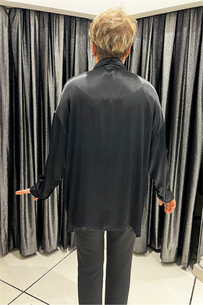 Selma Büyük Beden Parlak Saten Gömlek – Dantel Detaylı