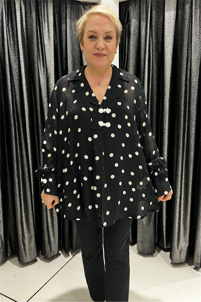 Selma Büyük Beden Puantiyeli Düğme Detaylı Bluz/Gömlek