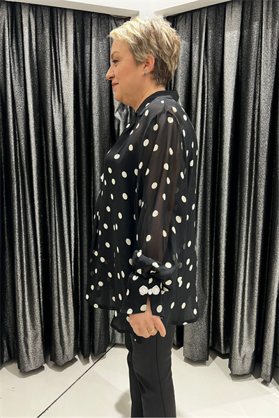 Selma Büyük Beden Puantiyeli Düğme Detaylı Bluz/Gömlek