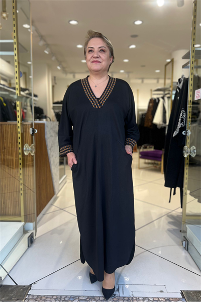 Selma Büyük Beden Şerit Detaylı Siyah Elbise