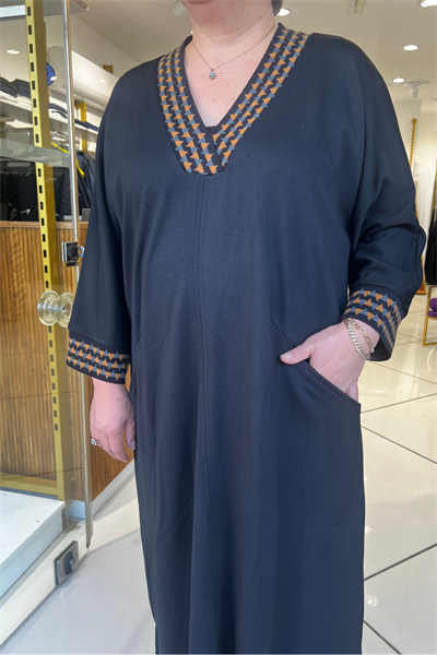 Selma Büyük Beden Şerit Detaylı Siyah Elbise