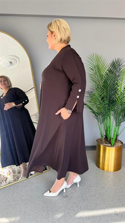 Selma Büyük Beden Şık ve Rahat Broş Detaylı Elbise