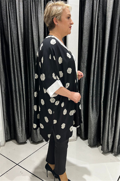 Selma Büyük Beden Siyah Beyaz Broşlu Tasarım Tunik