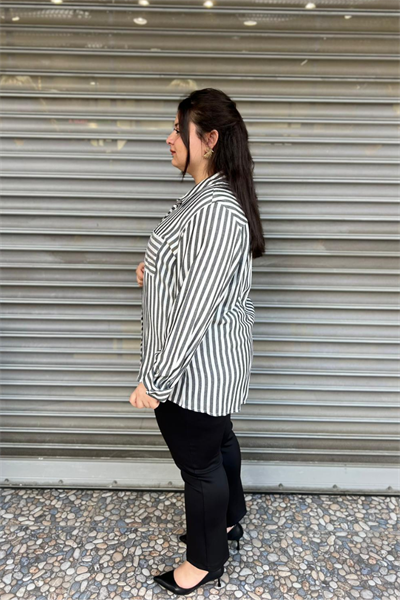 Selma Büyük Beden Siyah Beyaz Cepli Gömlek