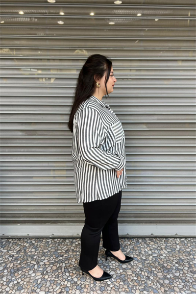 Selma Büyük Beden Siyah Beyaz Cepli Gömlek