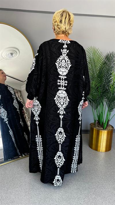 Selma Büyük Beden Siyah Beyaz İşlemeli Elbise