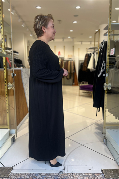 Selma Büyük Beden Siyah Broş Detaylı Elbise