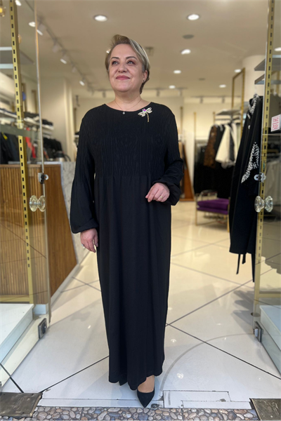 Selma Büyük Beden Siyah Broş Detaylı Elbise