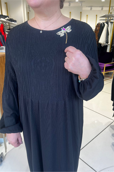 Selma Büyük Beden Siyah Broş Detaylı Elbise