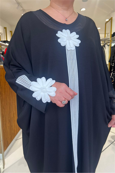 Selma Büyük Beden Siyah Çiçek Aplikeli Elbise