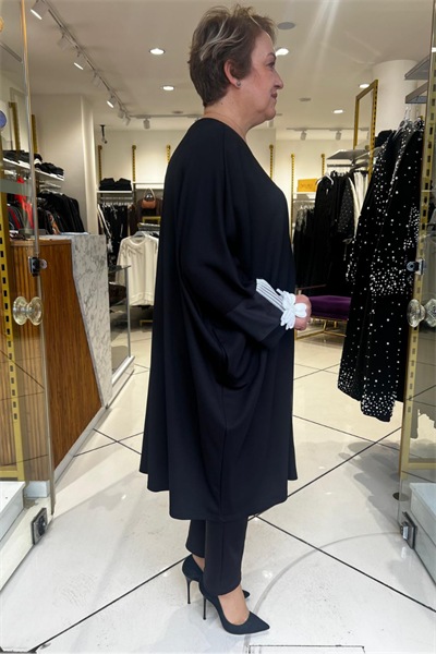 Selma Büyük Beden Siyah Çiçek Aplikeli Elbise