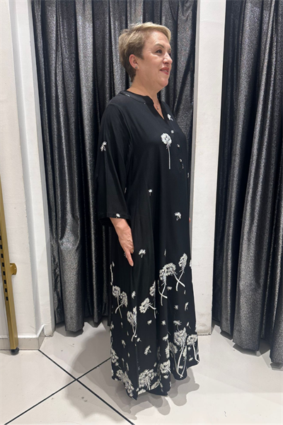 Selma Büyük Beden Siyah Çiçek Desenli Düğmeli Elbise