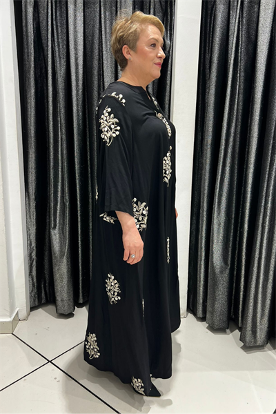 Selma Büyük Beden Siyah Çiçek İşlemeli Elbise