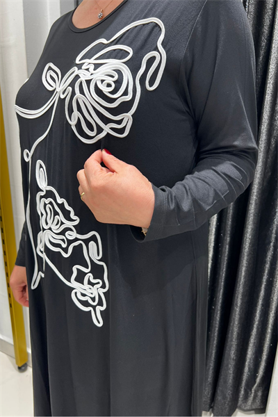 Selma Büyük Beden Siyah Çizgisel Gül Desenli Elbise