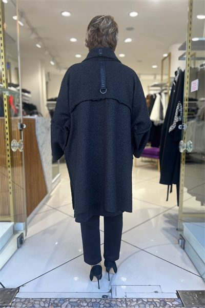 Selma Büyük Beden Siyah Fermuarlı Buklet Kaban