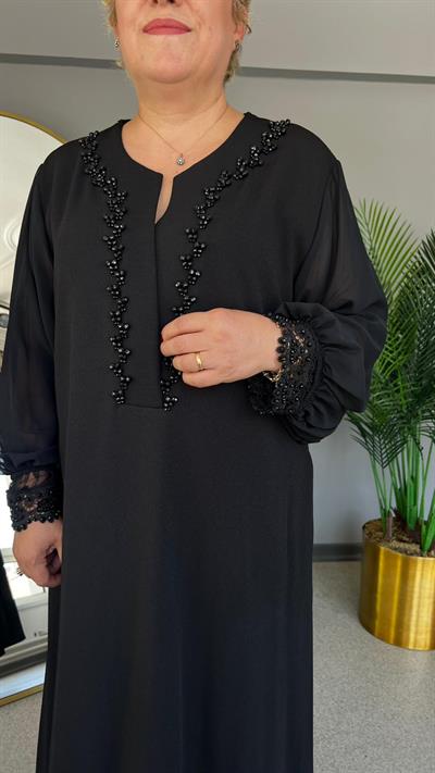 Selma Büyük Beden Siyah İşlemeli Elbise