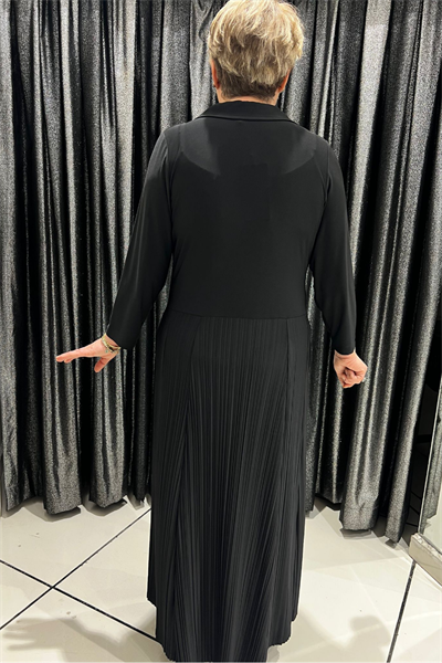 Selma Büyük Beden Siyah Pileli Çiçek Detaylı Elbise