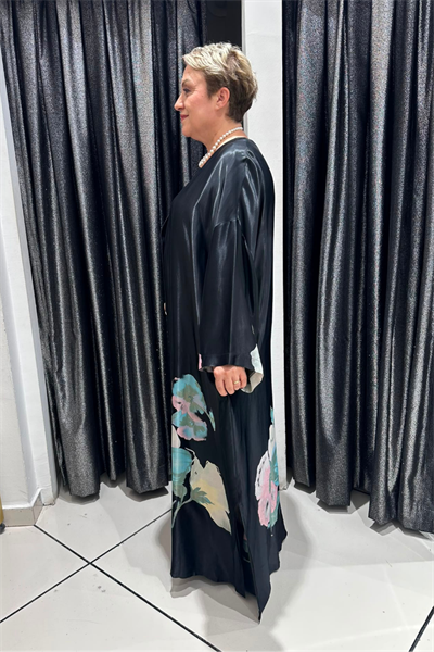 Selma Büyük Beden Siyah Saten Çiçek Desenli Kimono