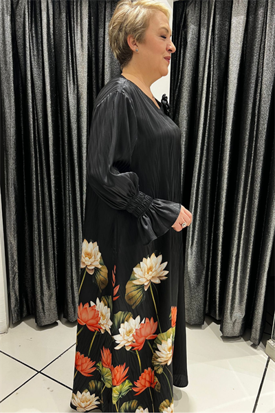 Selma Büyük Beden Siyah Zarif Çiçekli Elbise