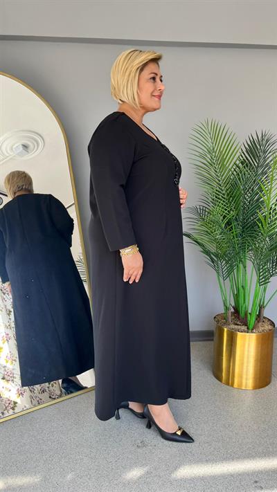 Selma Büyük Beden Taş Detaylı Siyah Elbise