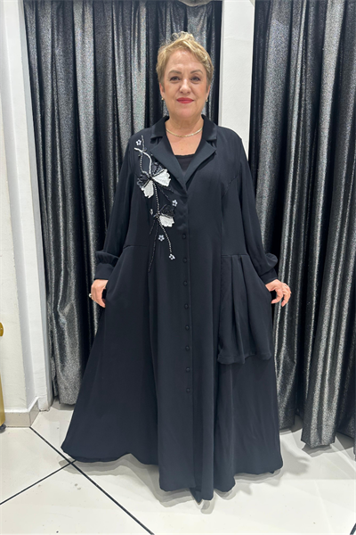 Selma Büyük Beden Taş ve Boncuk Detaylı Düğmeli Yakalı Elbise