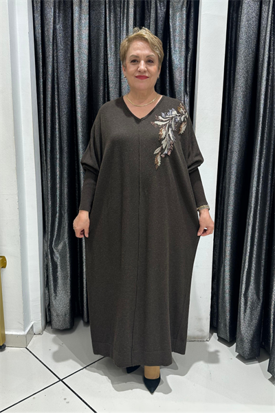 Selma Büyük Beden V Yaka Taş Detaylı Yün Elbise