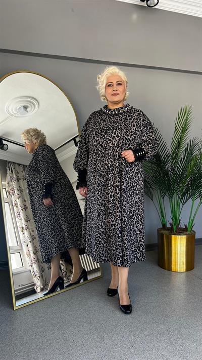 Selma Büyük Beden Yakası Taşlı Elbise