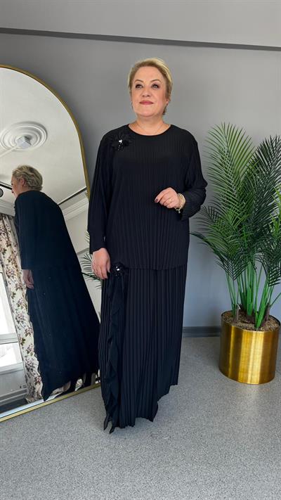 Selma Büyük Beden Zarif Çiçek İşlemeli Etekli Takım