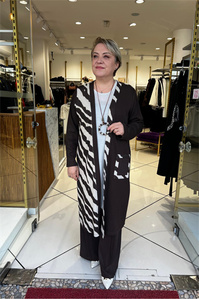 Selma Büyük Beden Zebra Desenli İçli Dışlı Takım