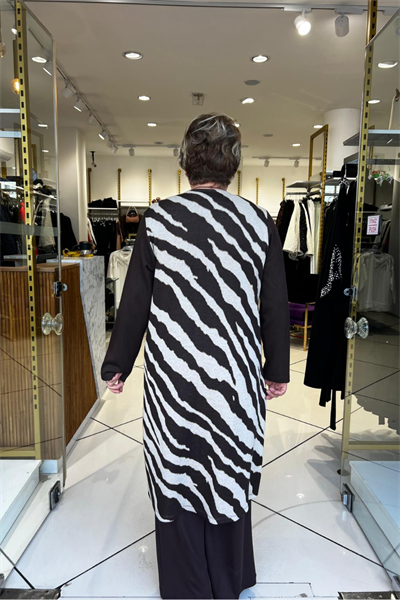 Selma Büyük Beden Zebra Desenli İçli Dışlı Takım