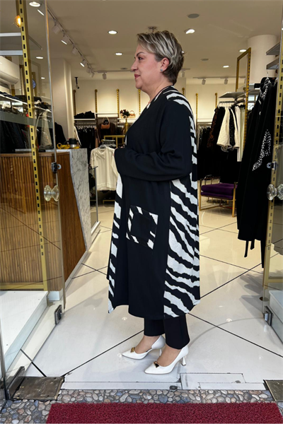 Selma Büyük Beden Zebra Desenli İçli Dışlı Takım