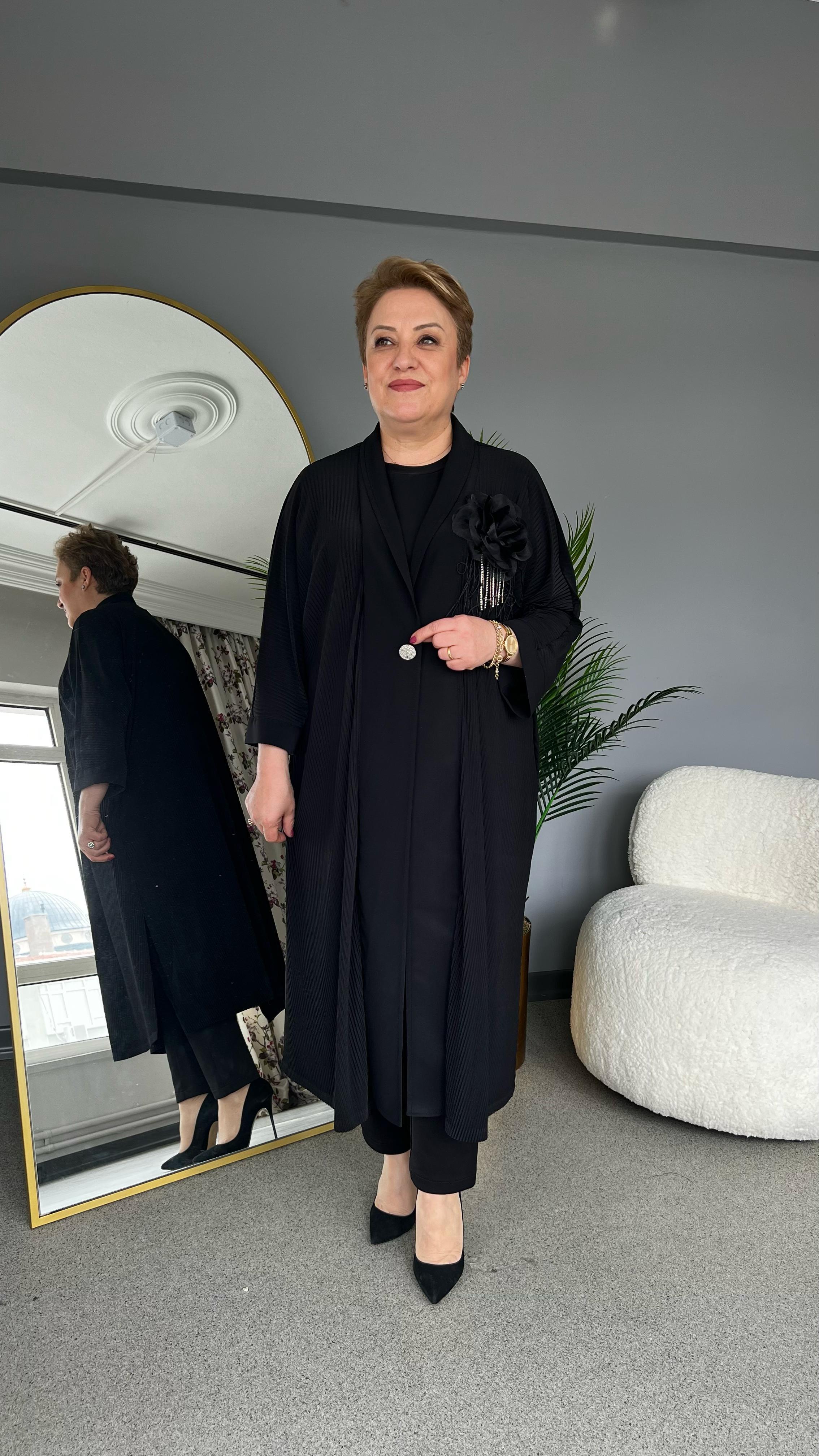 Selma Büyük Beden Çiçek Detaylı Hırka