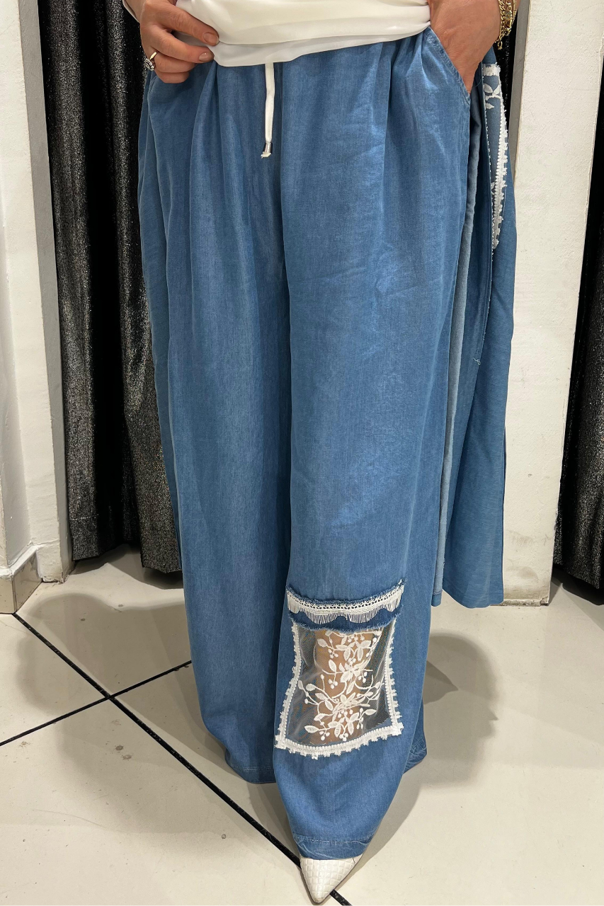 Selma Büyük Beden Çiçek İşlemeli Patch Detaylı Pantolon