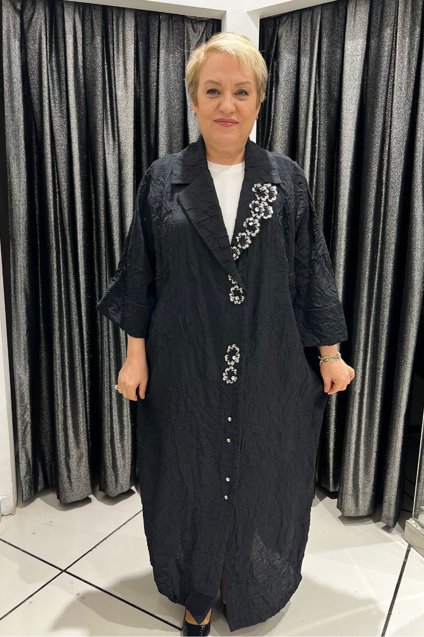 Selma Büyük Beden Düğmeli Siyah Çiçek İşlemeli Mevsimlik Kap