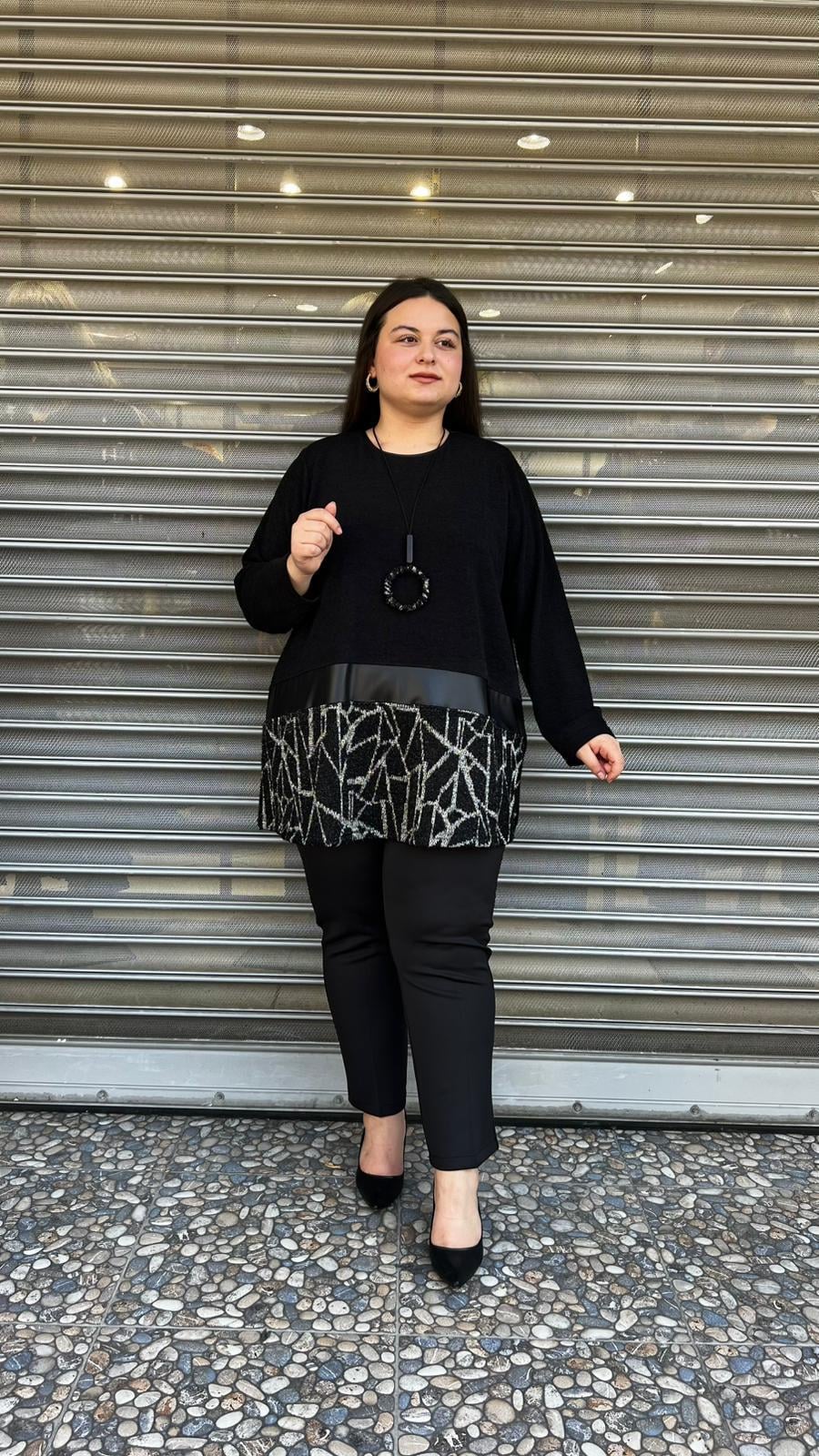 Selma Büyük Beden Geometrik Detaylı Kolye Hediyeli Bluz