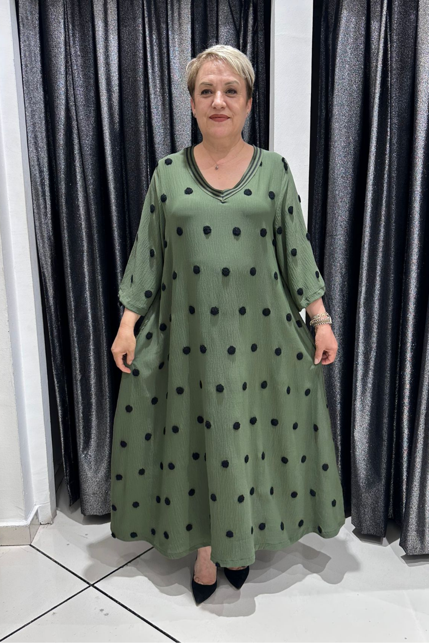 Selma Büyük Beden Rahat Kesim Şerit Detaylı Puantiye Desenli Elbise