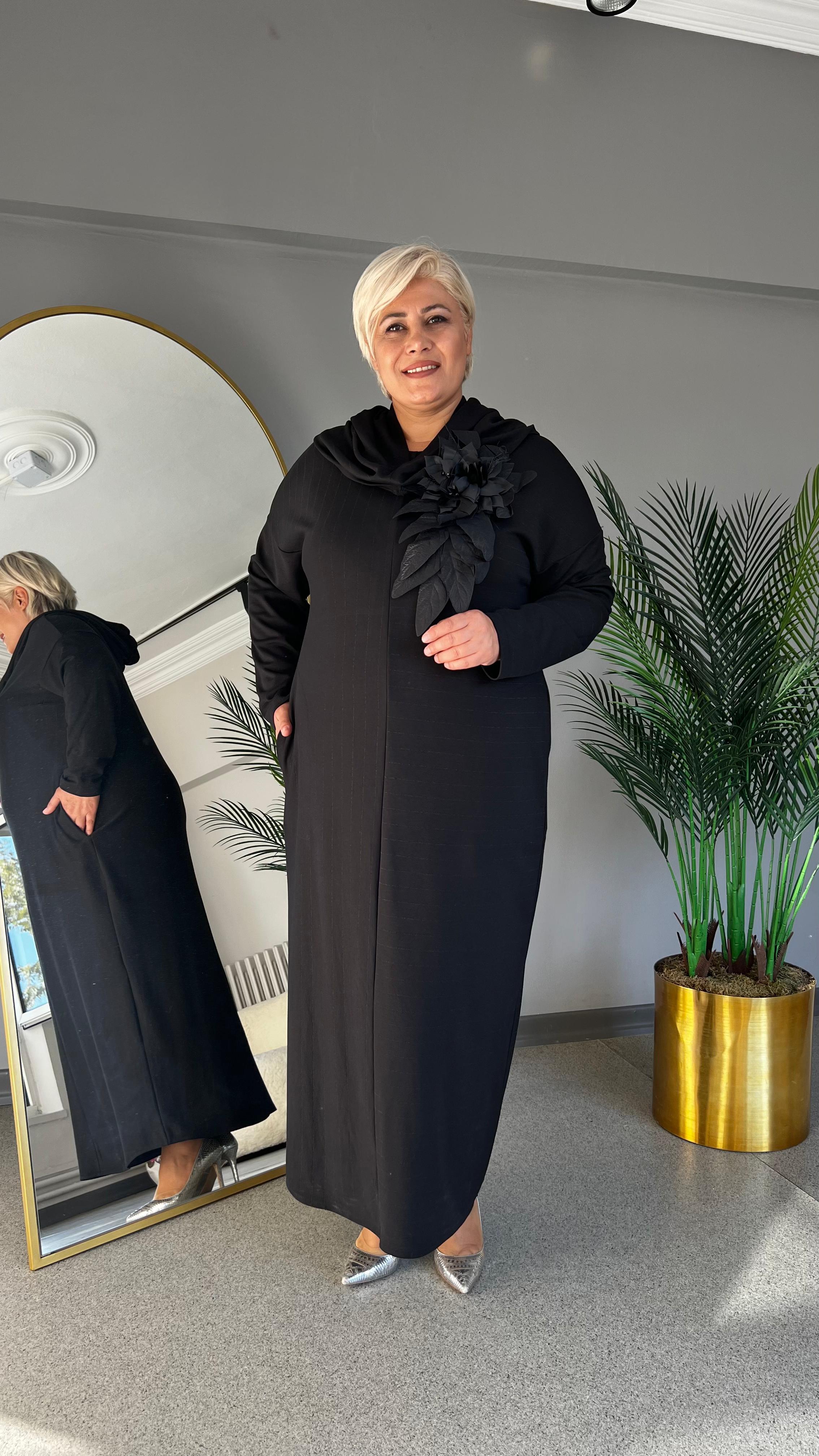 Selma Büyük Beden Seyyar Kapişon Detaylı Elbise