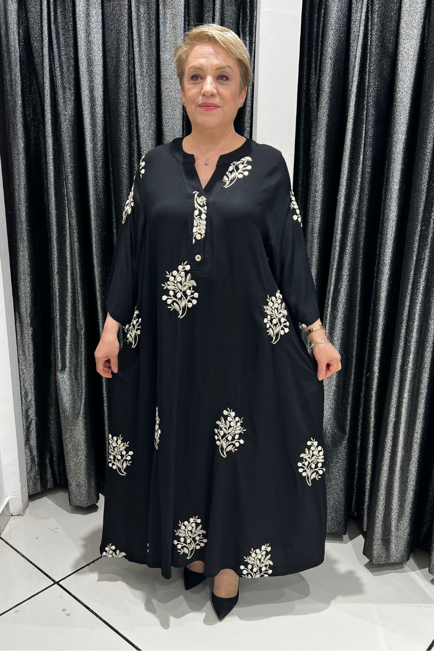 Selma Büyük Beden Siyah Çiçek İşlemeli Elbise