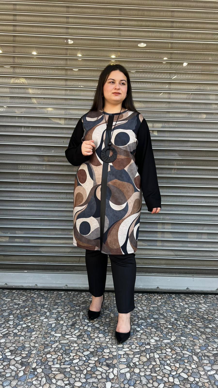 Selma Büyük Beden Soyut Baskılı Şeritli Kolye Hediyeli Tunik