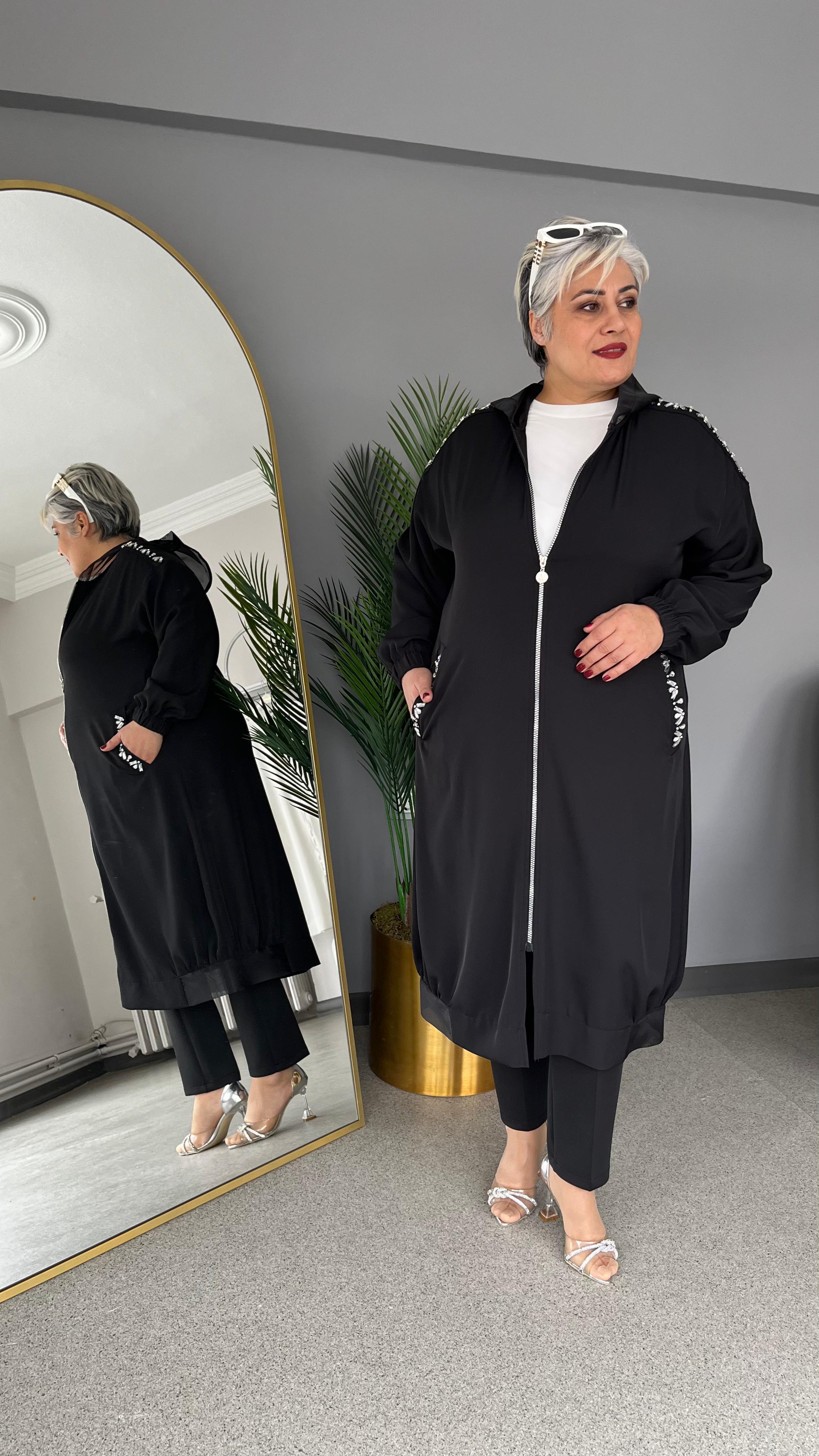 Selma Büyük Beden Swarovski İşlemeli Kap