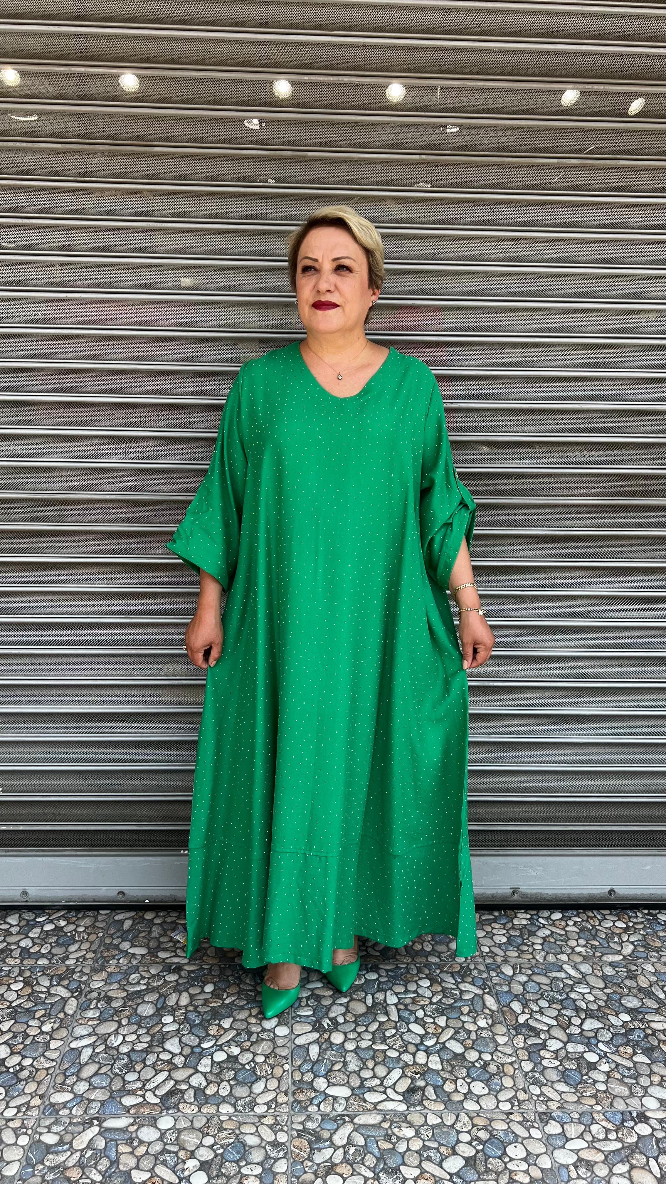 Selma Büyük Beden V Yaka Puantiyeli Elbise